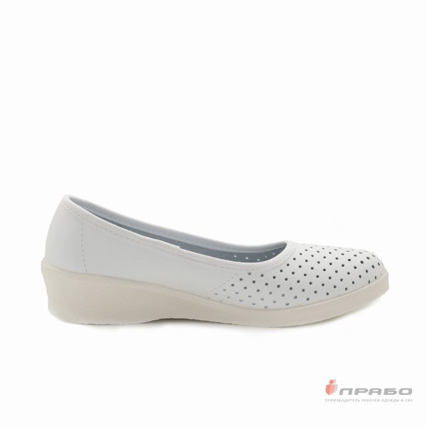 Туфли кожаные закрытые с перфорацией женские на подошве ПВХ белые